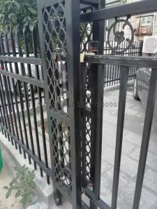公务员小区别墅区护栏及推拉门锌钢